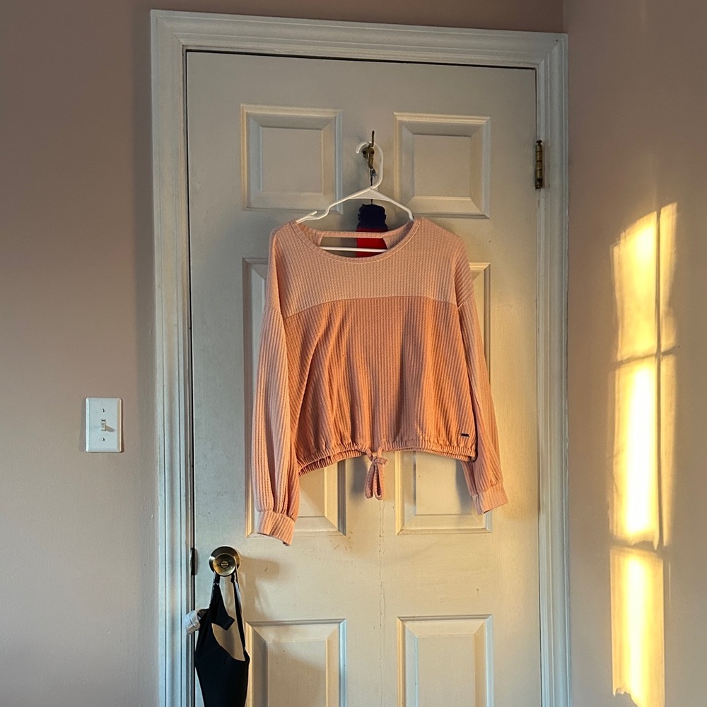 Hollister Peach Ribbed Long Sleeve Crop Top